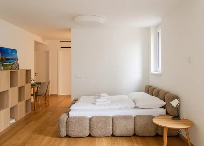 Vydrica - Close To River, Castle, Centre, Ac